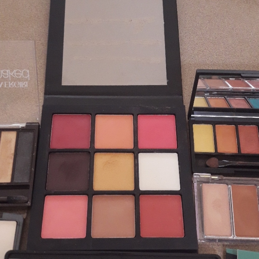 Eyeshadow - Picture 5 of 5